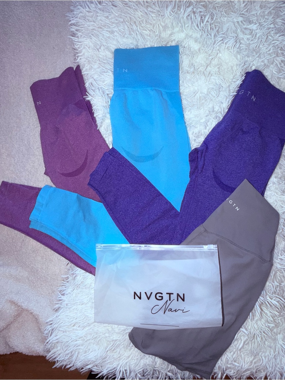 NVGTN Bundle! 3 Contour Leggings & 1 seamless pair of shorts. Size Sm